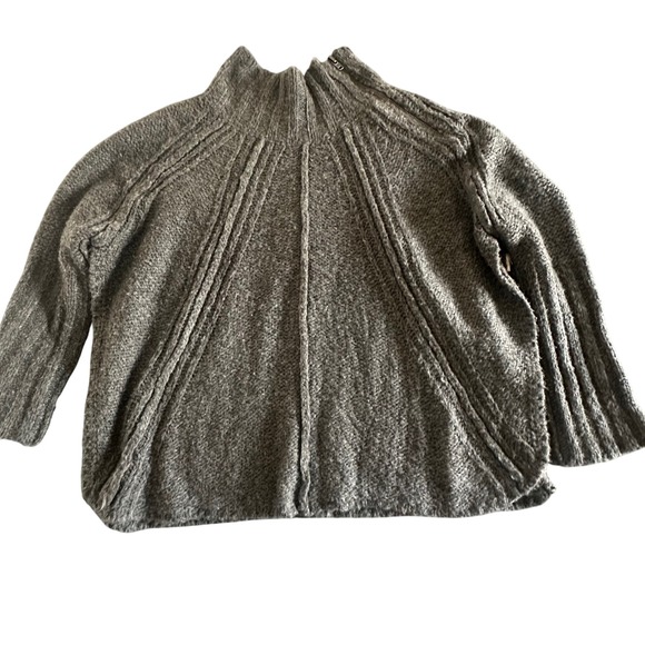 Free People Women's M/L Medium Large Oversized Gray Chunky Sweater Poncho Style - Picture 1 of 7